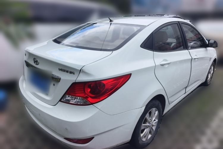 Used Hyundai Verna (older generation) 2010 Sedan 1.4L Manual Comfort GS Rear Right 45 Deg