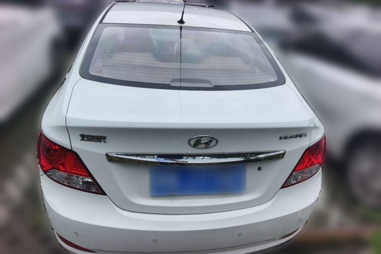 Used Hyundai Verna (older generation) 2010 Sedan 1.4L Manual Comfort GS Rear