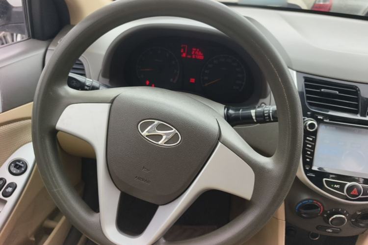 Used Hyundai Verna (older generation) 2010 Sedan 1.4L Manual Comfort GS Steering Wheel