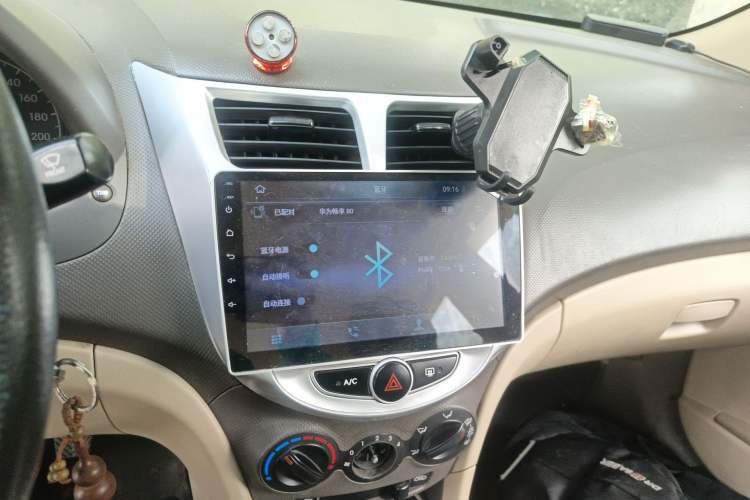 Used Hyundai Verna (older generation) 2010 Sedan 1.4L Manual Standard GL Model Audio And AC Panel