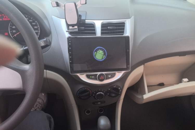 Used Hyundai Verna (older generation) 2010 Sedan 1.4L Automatic Fashionable GT Model Audio And AC Panel