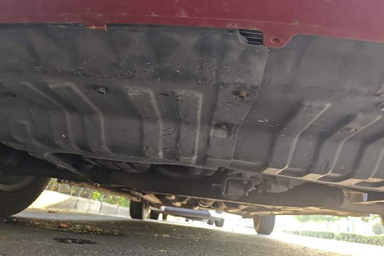Used Hyundai Verna (older generation) 2010 Sedan 1.4L Manual Comfort GS Chassis Front