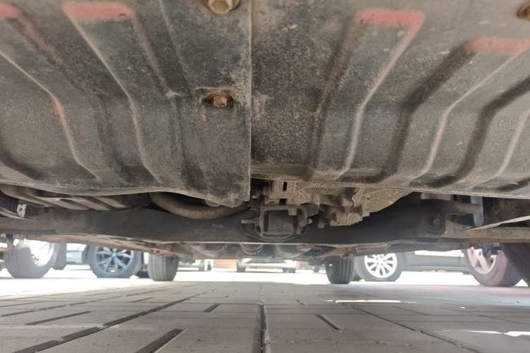 Used Hyundai Verna (older generation) 2010 Sedan 1.4L Manual Comfort GS Chassis Front