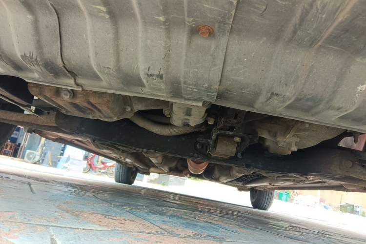 Used Hyundai Verna (older generation) 2010 Sedan 1.4L Manual Comfort GS Chassis Front