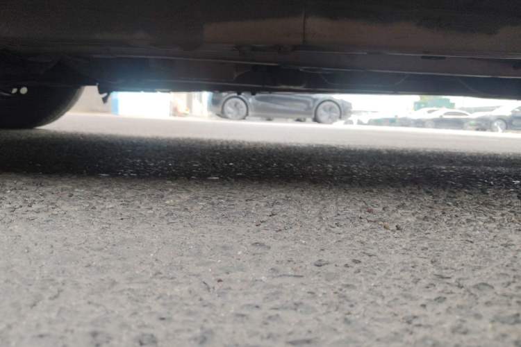 Used Hyundai Verna (older generation) 2010 Sedan 1.4L Manual Comfort GS Chassis Front Left