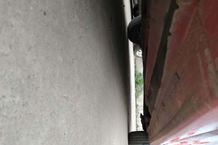 Used Hyundai Verna (older generation) 2010 Sedan 1.4L Manual Comfort GS Chassis Front Left