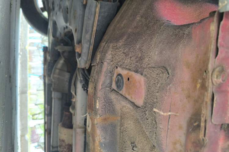Used Hyundai Verna (older generation) 2010 Sedan 1.4L Manual Comfort GS Chassis Front Left
