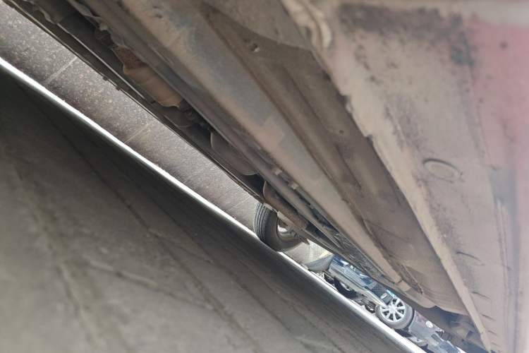 Used Hyundai Verna (older generation) 2010 Sedan 1.4L Automatic BLUE Model Chassis Front Left