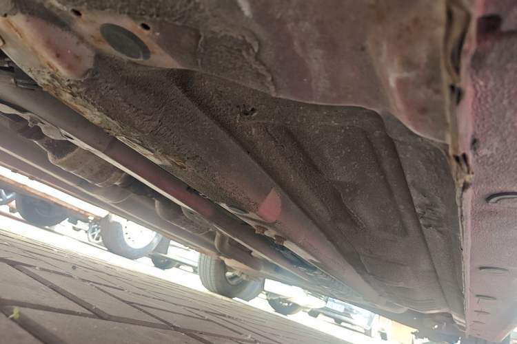Used Hyundai Verna (older generation) 2010 Sedan 1.4L Manual Comfort GS Chassis Front Left