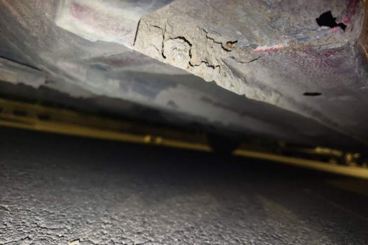 Used Hyundai Verna (older generation) 2010 Sedan 1.4L Manual Comfort GS Chassis Front Left