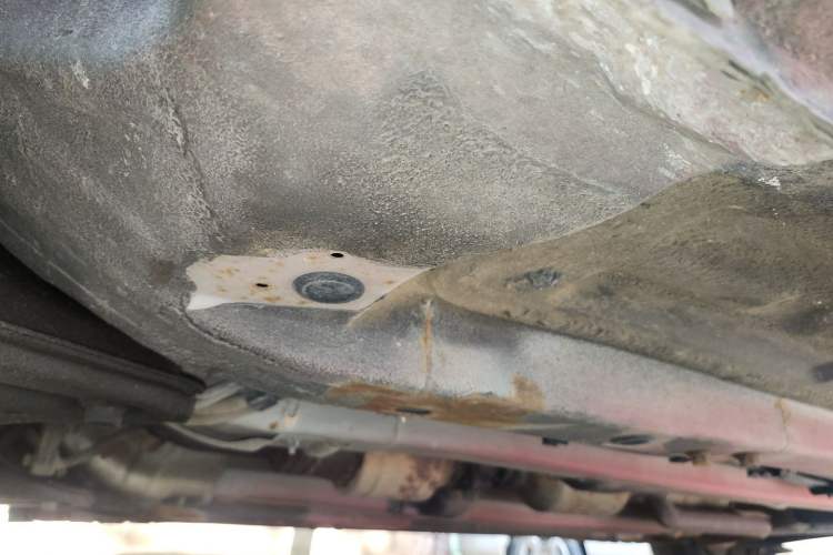 Used Hyundai Verna (older generation) 2010 Sedan 1.4L Automatic Comfort Model GS Chassis Front Left