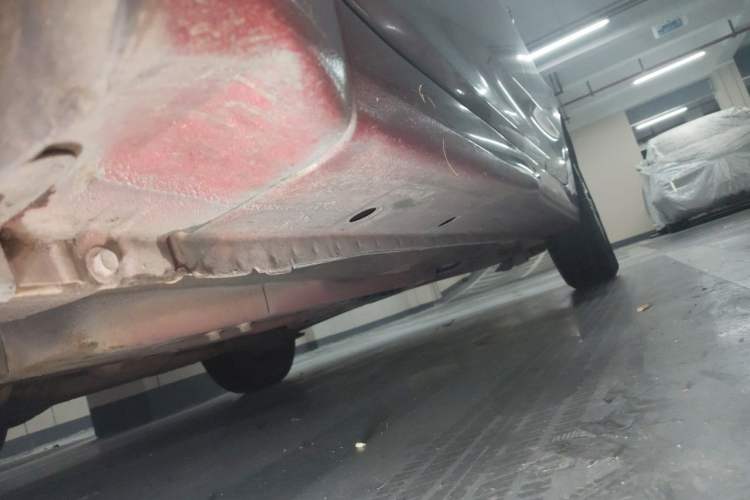 Used Hyundai Verna (older generation) 2010 Sedan 1.4L Manual Comfort GS Chassis Front Left