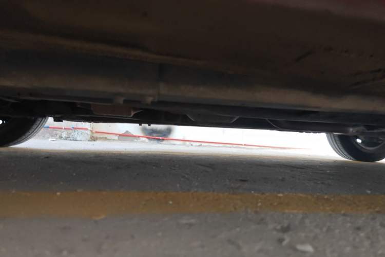 Used Hyundai Verna (older generation) 2010 Sedan 1.4L Manual Comfort GS Chassis Front Left
