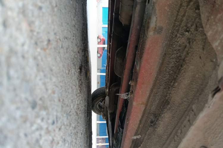 Used Hyundai Verna (older generation) 2010 Sedan 1.4L Manual Comfort GS Chassis Front Left