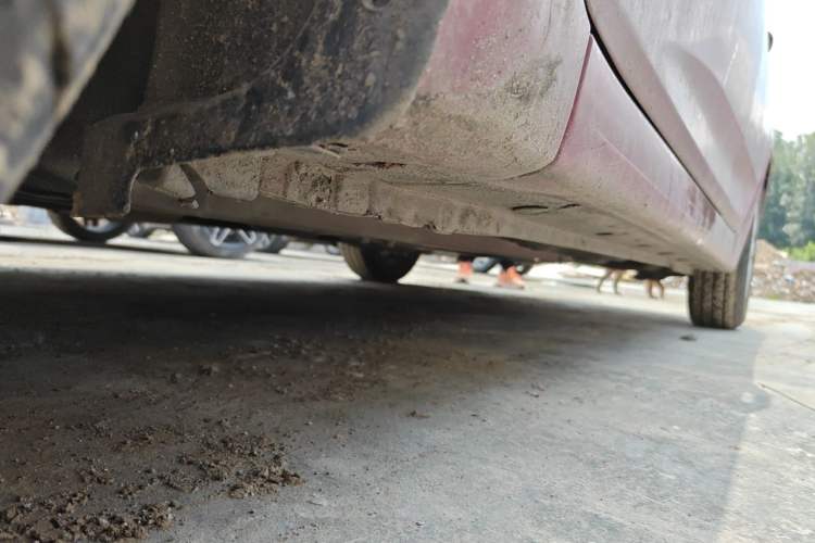 Used Hyundai Verna (older generation) 2010 Sedan 1.4L Automatic Comfort Model GS Chassis Front Left