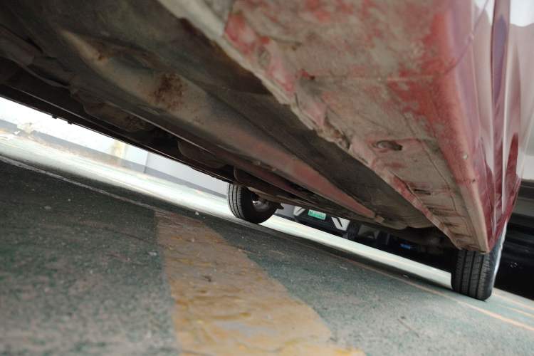 Used Hyundai Verna (older generation) 2010 Sedan 1.4L Manual Comfort GS Chassis Front Left