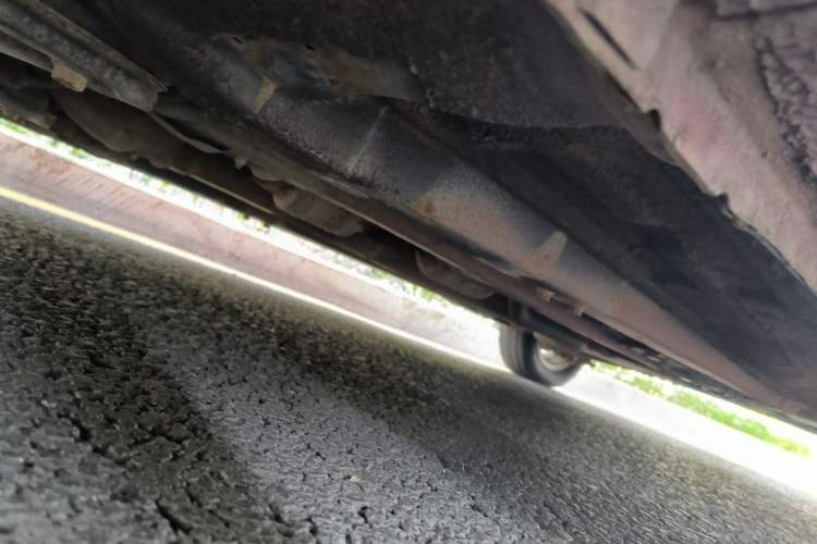 Used Hyundai Verna (older generation) 2010 Sedan 1.4L Manual Comfort GS Chassis Front Left