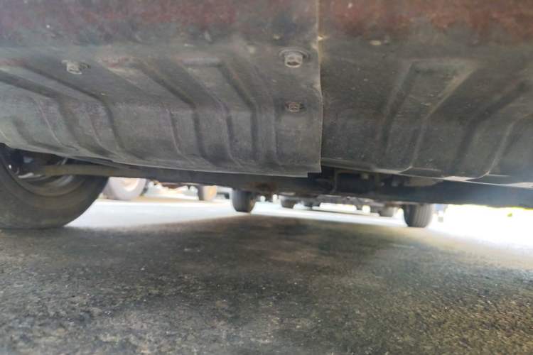 Used Hyundai Verna (older generation) 2010 Sedan 1.4L Manual Comfort GS Chassis Front