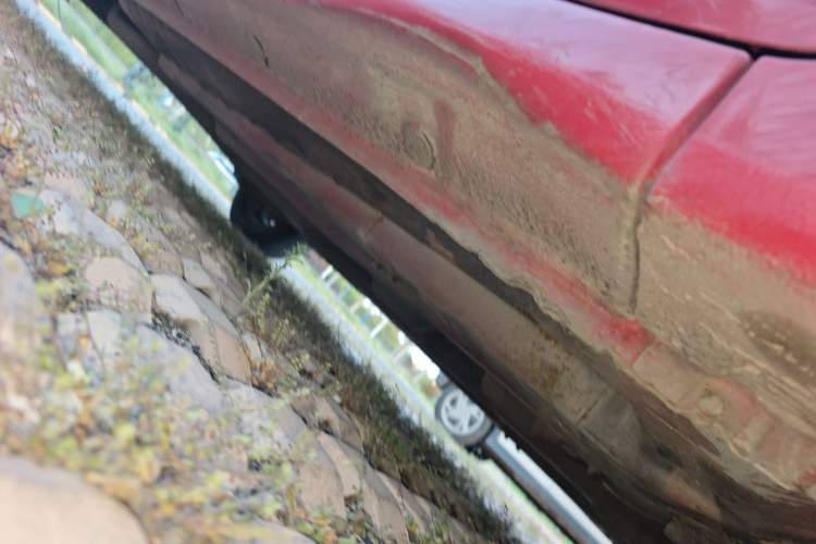 Used Hyundai Verna (older generation) 2010 Sedan 1.4L Manual Comfort GS Chassis Front Right