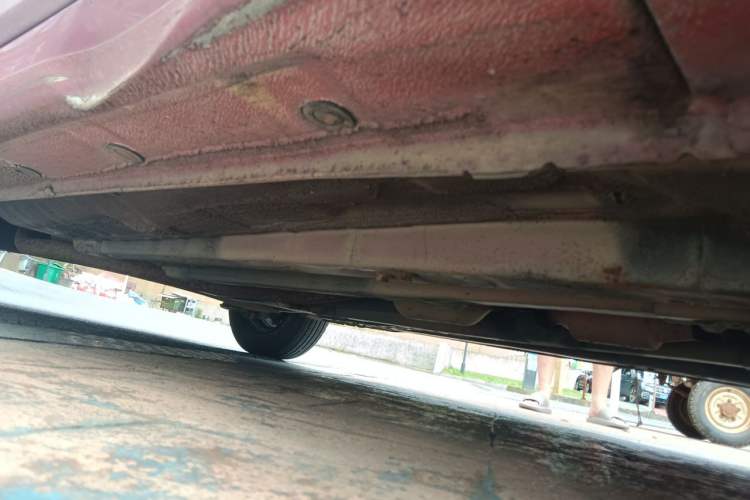 Used Hyundai Verna (older generation) 2010 Sedan 1.4L Manual Comfort GS Chassis Front Right
