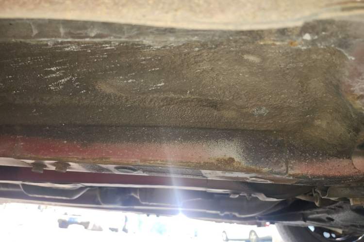 Used Hyundai Verna (older generation) 2010 Sedan 1.4L Automatic Comfort Model GS Chassis Front Right