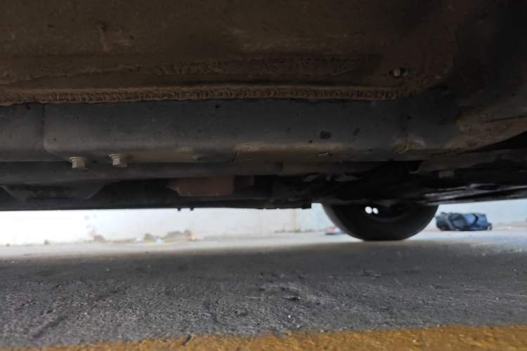 Used Hyundai Verna (older generation) 2010 Sedan 1.4L Manual Comfort GS Chassis Front Right
