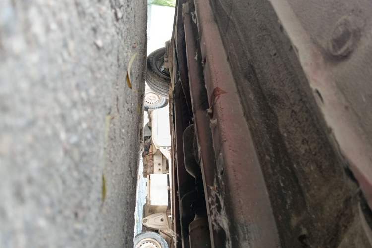Used Hyundai Verna (older generation) 2010 Sedan 1.4L Manual Comfort GS Chassis Front Right