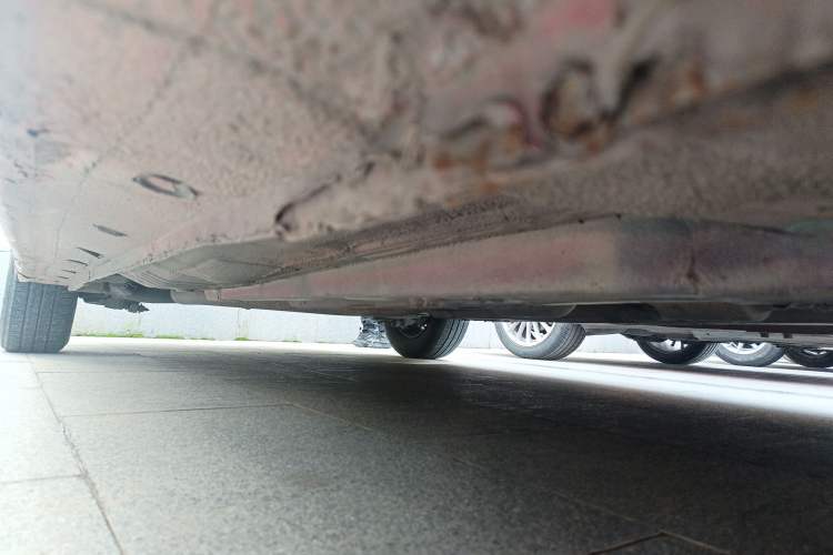 Used Hyundai Verna (older generation) 2010 Sedan 1.4L Manual Comfort GS Chassis Front Right