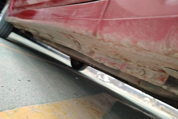 Used Hyundai Verna (older generation) 2010 Sedan 1.4L Manual Comfort GS Chassis Front Right