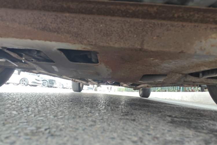 Used Hyundai Verna (older generation) 2010 Sedan 1.4L Manual Comfort GS Chassis Front