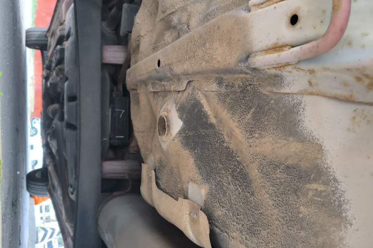 Used Hyundai Verna (older generation) 2010 Sedan 1.4L Manual Comfort GS Chassis Rear