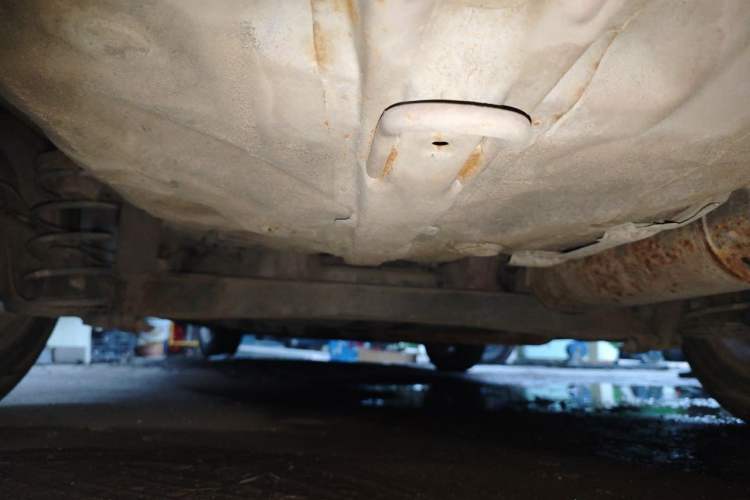 Used Hyundai Verna (older generation) 2010 Sedan 1.4L Manual Standard GL Model Chassis Rear