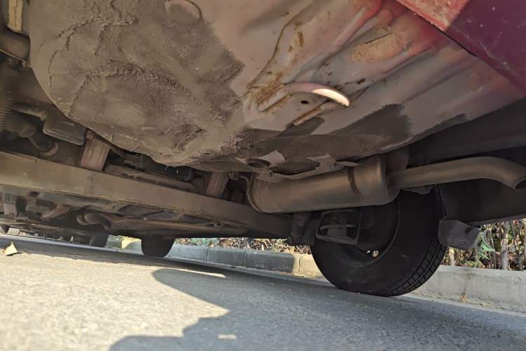 Used Hyundai Verna (older generation) 2010 Sedan 1.4L Manual Comfort GS Chassis Rear Left