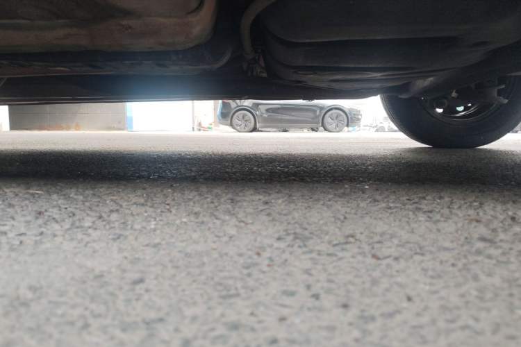 Used Hyundai Verna (older generation) 2010 Sedan 1.4L Manual Comfort GS Chassis Rear Left
