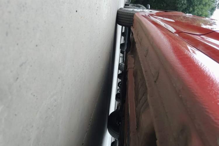 Used Hyundai Verna (older generation) 2010 Sedan 1.4L Manual Comfort GS Chassis Rear Left