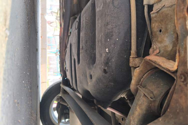 Used Hyundai Verna (older generation) 2010 Sedan 1.4L Manual Comfort GS Chassis Rear Left
