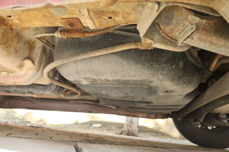 Used Hyundai Verna (older generation) 2010 Sedan 1.4L Automatic Comfort Model GS Chassis Rear Left