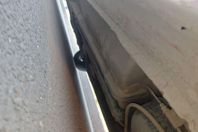 Used Hyundai Verna (older generation) 2010 Sedan 1.4L Manual Standard GL Model Chassis Rear Left