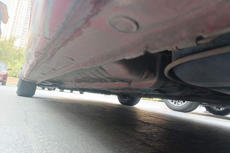 Used Hyundai Verna (older generation) 2010 Sedan 1.4L Manual Comfort GS Chassis Rear Left