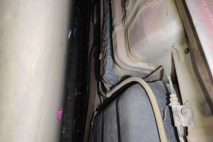 Used Hyundai Verna (older generation) 2010 Sedan 1.4L Automatic Fashionable GT Model Chassis Rear Left