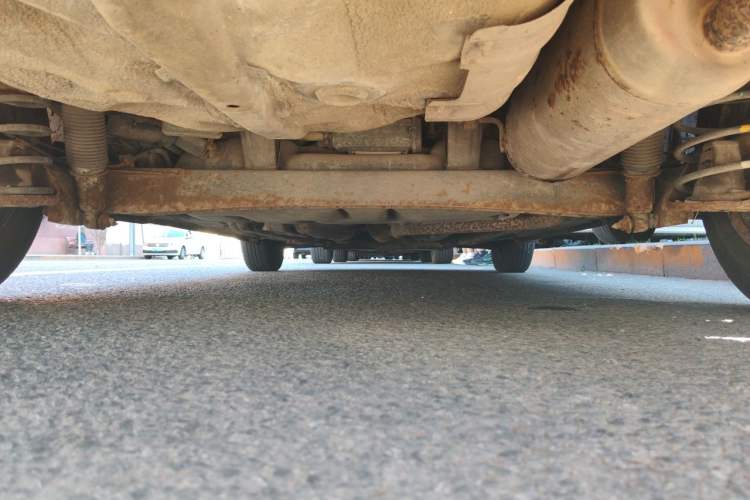 Used Hyundai Verna (older generation) 2010 Sedan 1.4L Manual Comfort GS Chassis Rear