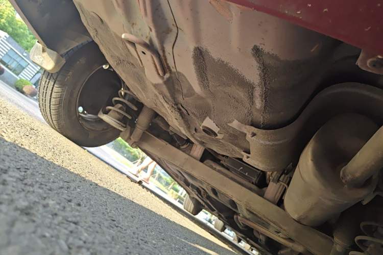 Used Hyundai Verna (older generation) 2010 Sedan 1.4L Manual Comfort GS Chassis Rear Right