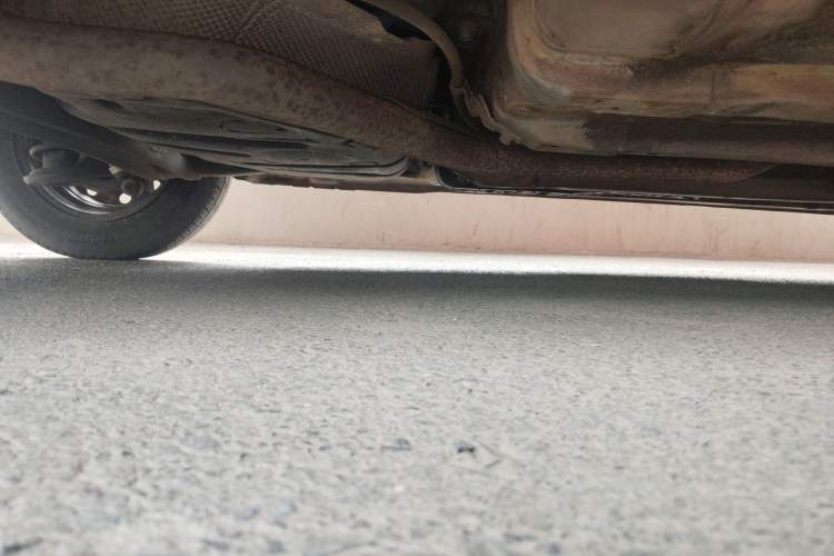 Used Hyundai Verna (older generation) 2010 Sedan 1.4L Manual Comfort GS Chassis Rear Right
