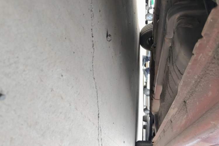 Used Hyundai Verna (older generation) 2010 Sedan 1.4L Manual Comfort GS Chassis Rear Right