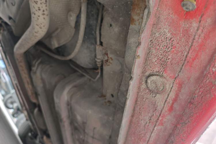Used Hyundai Verna (older generation) 2010 Sedan 1.4L Automatic Comfort Model GS Chassis Rear Right