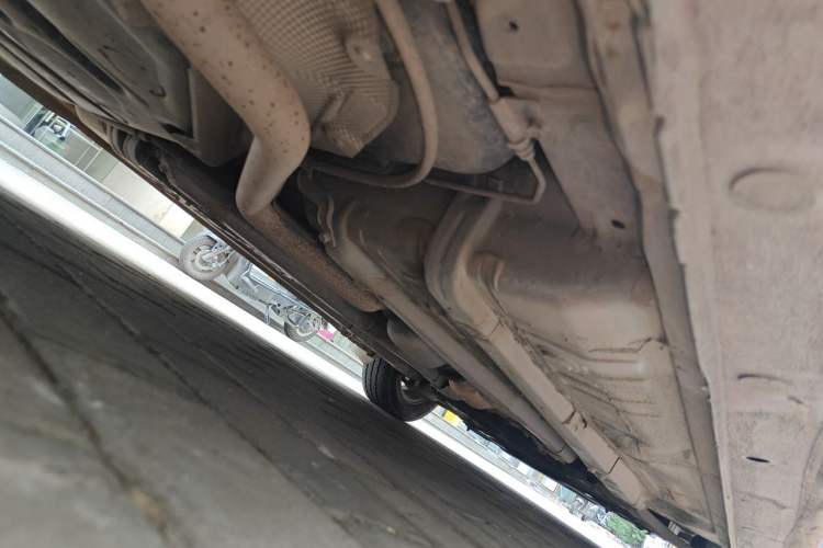 Used Hyundai Verna (older generation) 2010 Sedan 1.4L Automatic BLUE Model Chassis Rear Right
