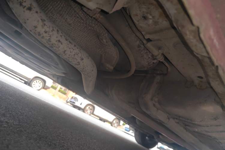 Used Hyundai Verna (older generation) 2010 Sedan 1.4L Manual Comfort GS Chassis Rear Right