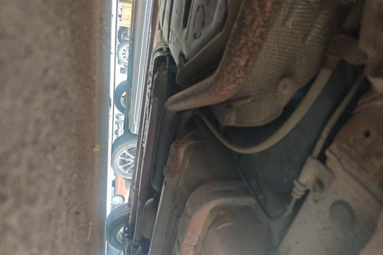 Used Hyundai Verna (older generation) 2010 Sedan 1.4L Manual Comfort GS Chassis Rear Right