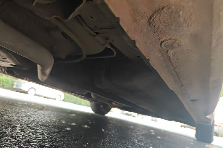 Used Hyundai Verna (older generation) 2010 Sedan 1.4L Manual Comfort GS Chassis Rear Right