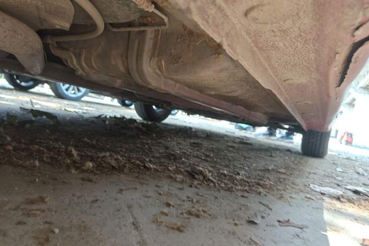 Used Hyundai Verna (older generation) 2010 Sedan 1.4L Manual Standard GL Model Chassis Rear Right